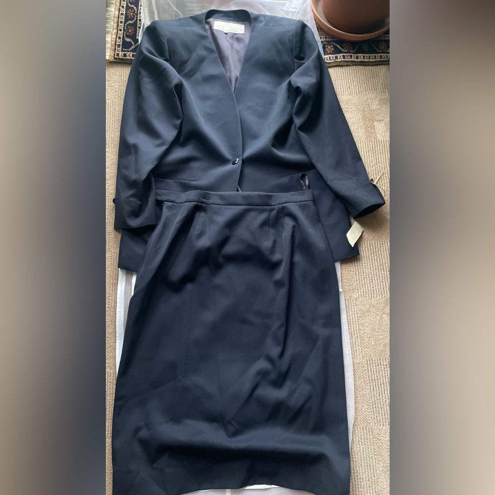 Elegant Navy Blue Women's Skirt Suit